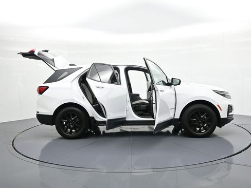 Used 2023 Chevrolet Equinox LS w/ LS Convenience Package AWD/4WD image 34