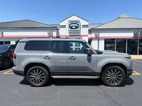 Certified 2026 Lexus GX 550 w/ Accessory Package (2T) AWD/4WD image 13