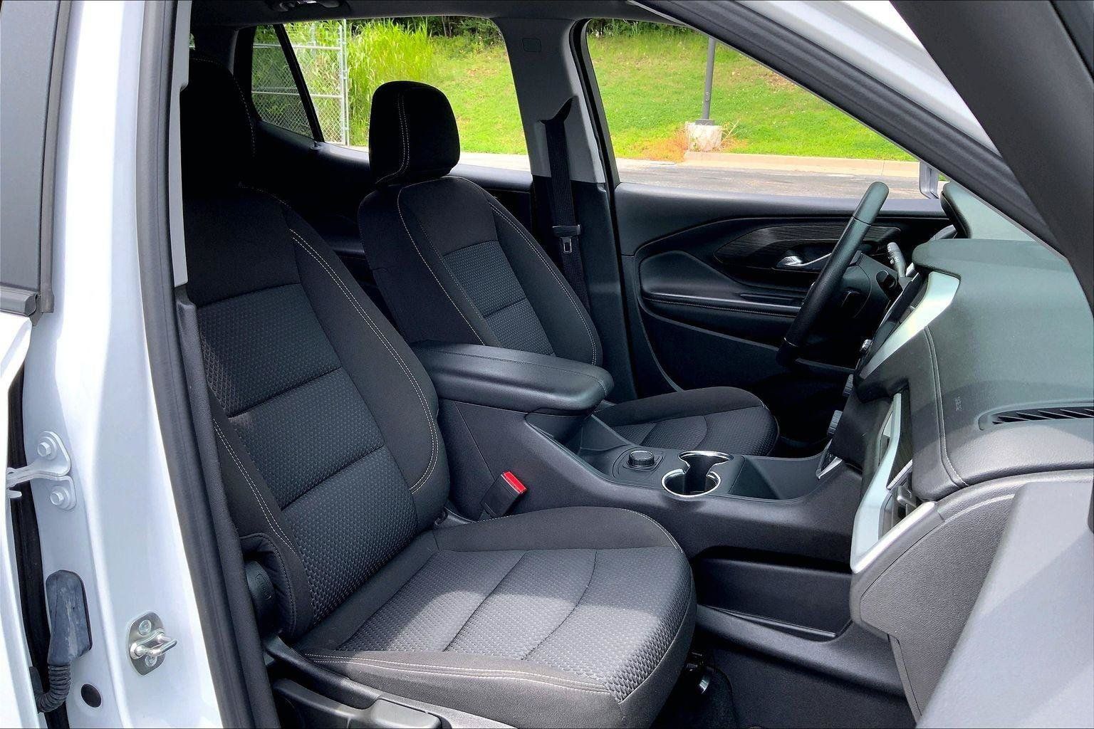 Used 2024 GMC Terrain SLE AWD/4WD image 7