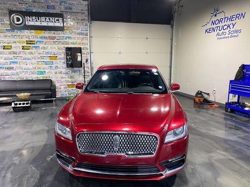 Used 2018 Lincoln Continental Premiere image 3