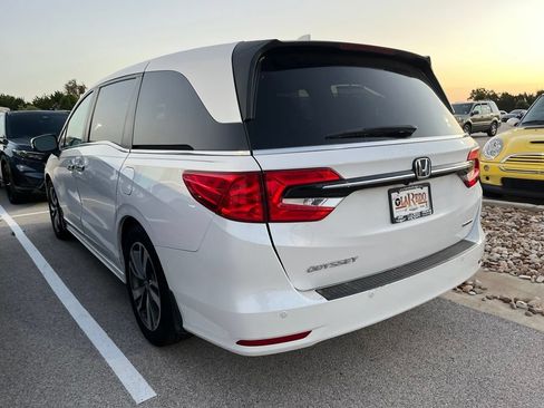 Used 2023 Honda Odyssey Touring image 3