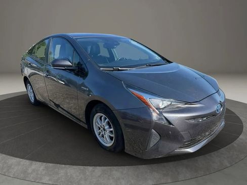 Used 2018 Toyota Prius Four w/ Advanced Technology Package FWD image 3
