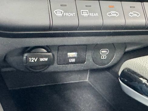 Used 2024 Hyundai Elantra SEL FWD image 25