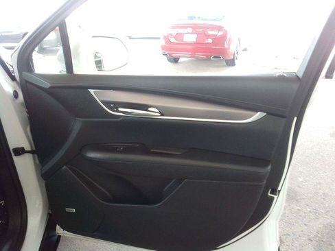 Used 2017 Cadillac XT5 Premium Luxury FWD image 20