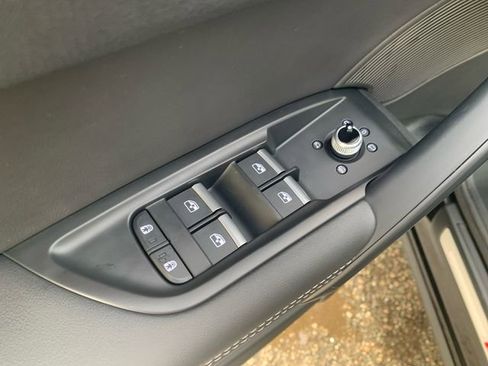 Used 2025 Audi Q5 2.0T Premium Plus image 18