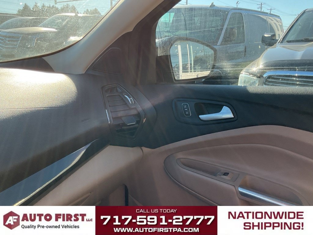 Used 2017 Ford Escape Titanium AWD/4WD image 25