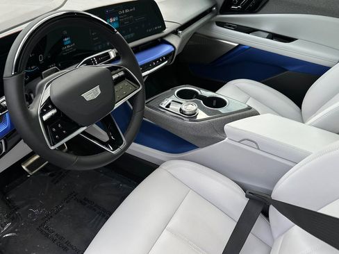 Certified 2025 Cadillac Optiq Luxury 1 image 9