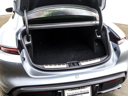 Used 2022 Porsche Taycan image 23