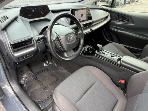 Used 2024 Toyota Prius LE FWD image 12