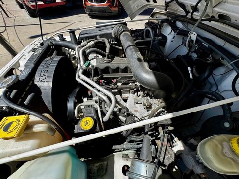 Used 2006 Jeep Wrangler Unlimited w/ Premium Audio Group image 20