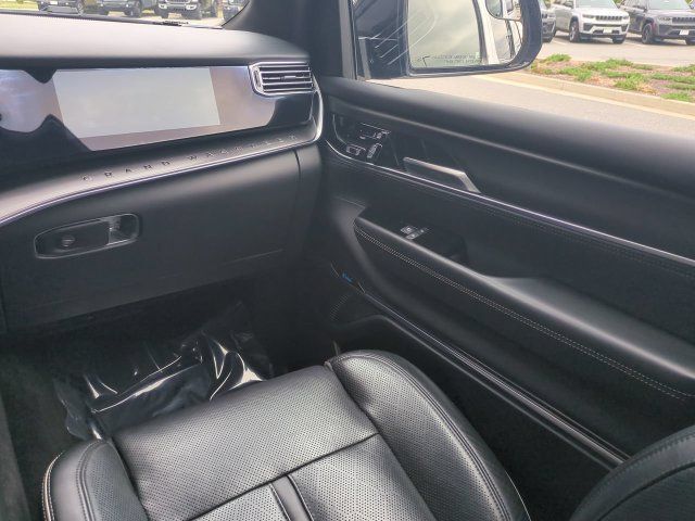 Used 2024 Jeep Grand Wagoneer L Series II w/ Quick Order Packagew 28T AWD/4WD image 17