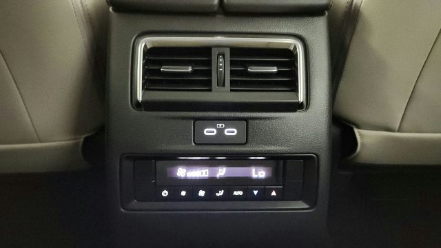 Used 2025 MAZDA CX-70 Plug-In Hybrid w/ Premium Pkg AWD/4WD image 31