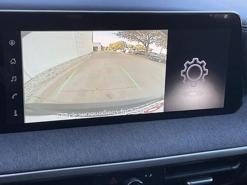 Used 2025 Nissan Kicks SV image 31