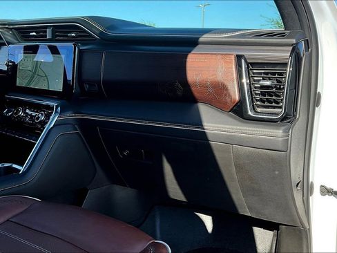 Used 2024 GMC Sierra 3500 Denali Ultimate image 21