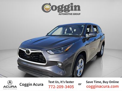 Used 2023 Toyota Highlander LE