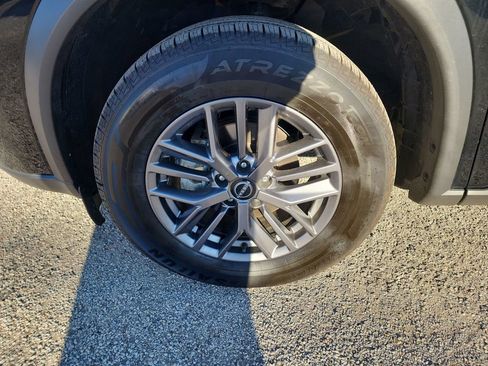 Used 2024 Nissan Rogue S image 11