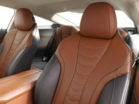 Used 2020 BMW 840i xDrive Coupe w/ Driving Assistance Package image 33