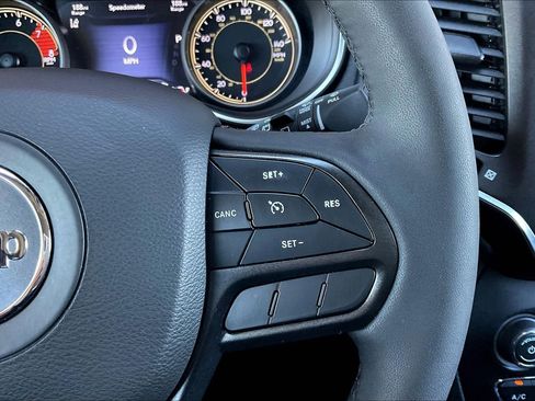 Used 2022 Jeep Cherokee Trailhawk w/ Sun, Sound & Nav Group AWD/4WD image 11