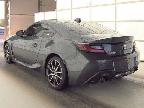 Used 2023 Toyota GR86 RWD image 3