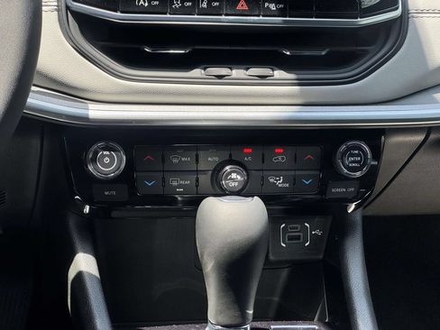 New 2026 Jeep Compass Limited AWD/4WD image 18
