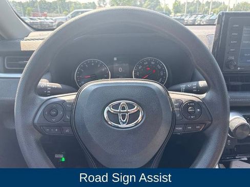 Used 2022 Toyota RAV4 LE FWD image 11