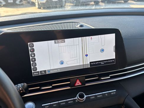 Used 2025 Hyundai Elantra SEL image 20