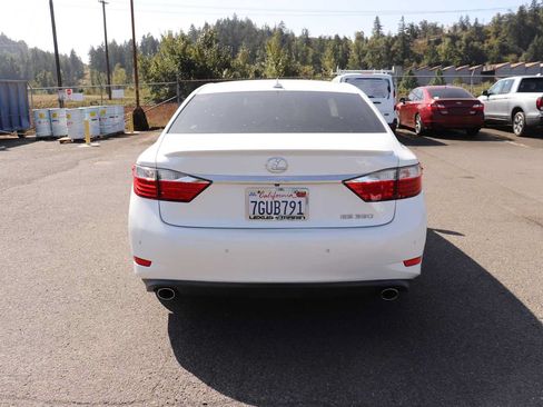 Used 2014 Lexus ES 350 w/ Luxury Package FWD image 6