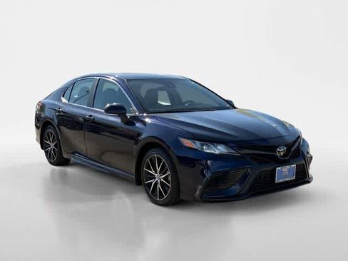 Used 2022 Toyota Camry SE image 7