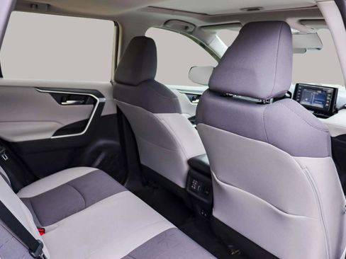 Used 2019 Toyota RAV4 XLE image 31