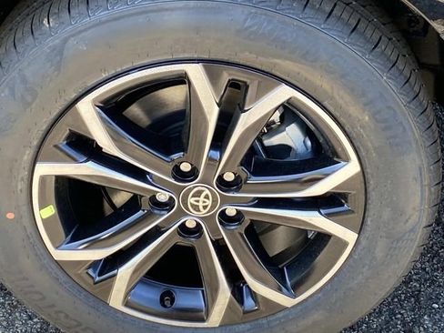 New 2026 Toyota Sienna Platinum AWD/4WD image 6