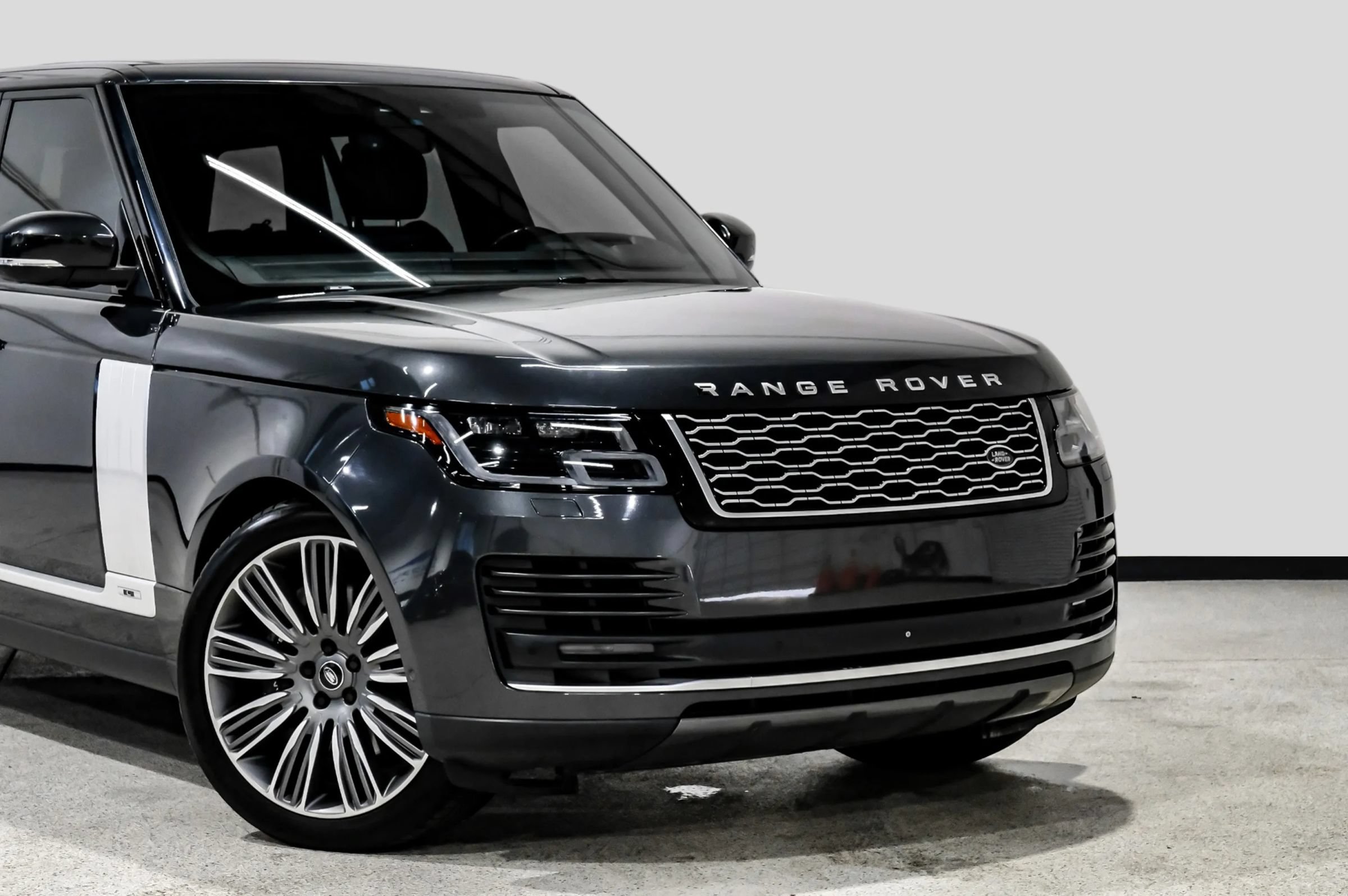 Used 2019 Land Rover Range Rover Long Wheelbase Supercharged AWD/4WD image 13