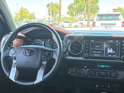 Used 2022 Toyota Tacoma TRD Off-Road AWD/4WD image 13