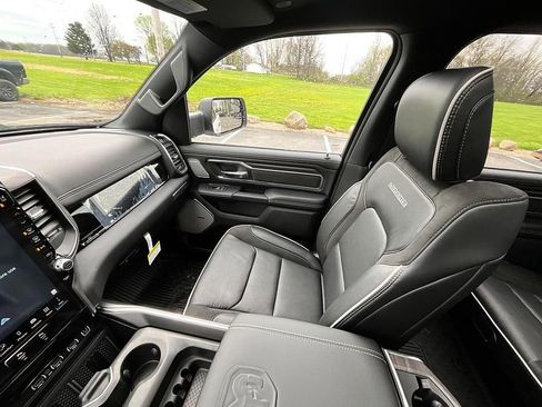 New 2026 RAM 1500 Laramie AWD/4WD image 33