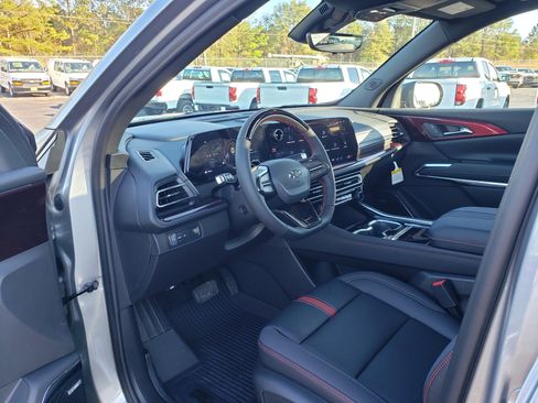 New 2026 Chevrolet Traverse RS w/ LPO, Floor Liner Package image 30