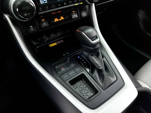 Used 2024 Toyota RAV4 XLE Premium w/ Weather Package FWD image 27
