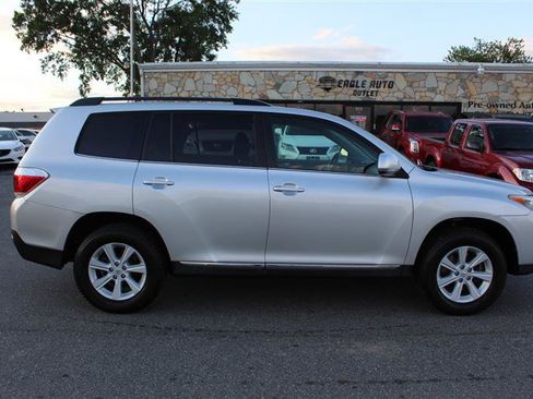 Used 2013 Toyota Highlander SE AWD/4WD image 8