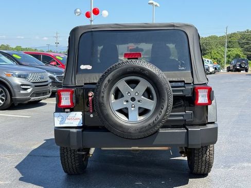Used 2017 Jeep Wrangler Sport w/ Quick Order Package 24S AWD/4WD image 4