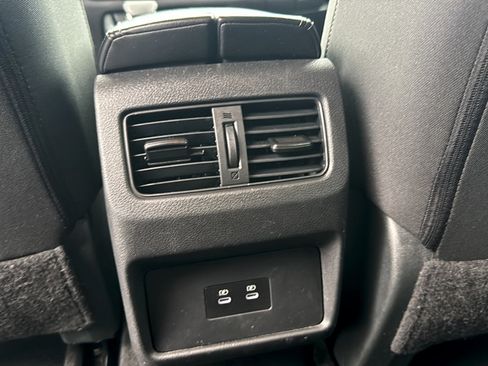 Used 2024 Nissan Rogue SV FWD image 17