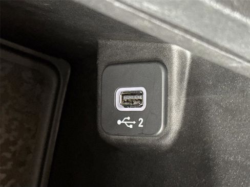 Used 2022 Jeep Wrangler Unlimited Sahara image 32