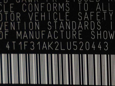 Used 2020 Toyota Camry XLE image 29