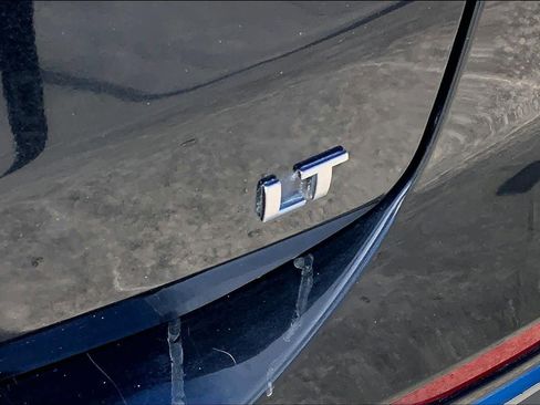 Used 2019 Chevrolet Equinox LT image 9