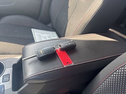 Used 2013 Chevrolet Equinox LT w/ Driver Convenience Package image 12