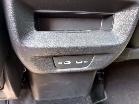 Used 2025 Volkswagen Tiguan SE R-Line image 33