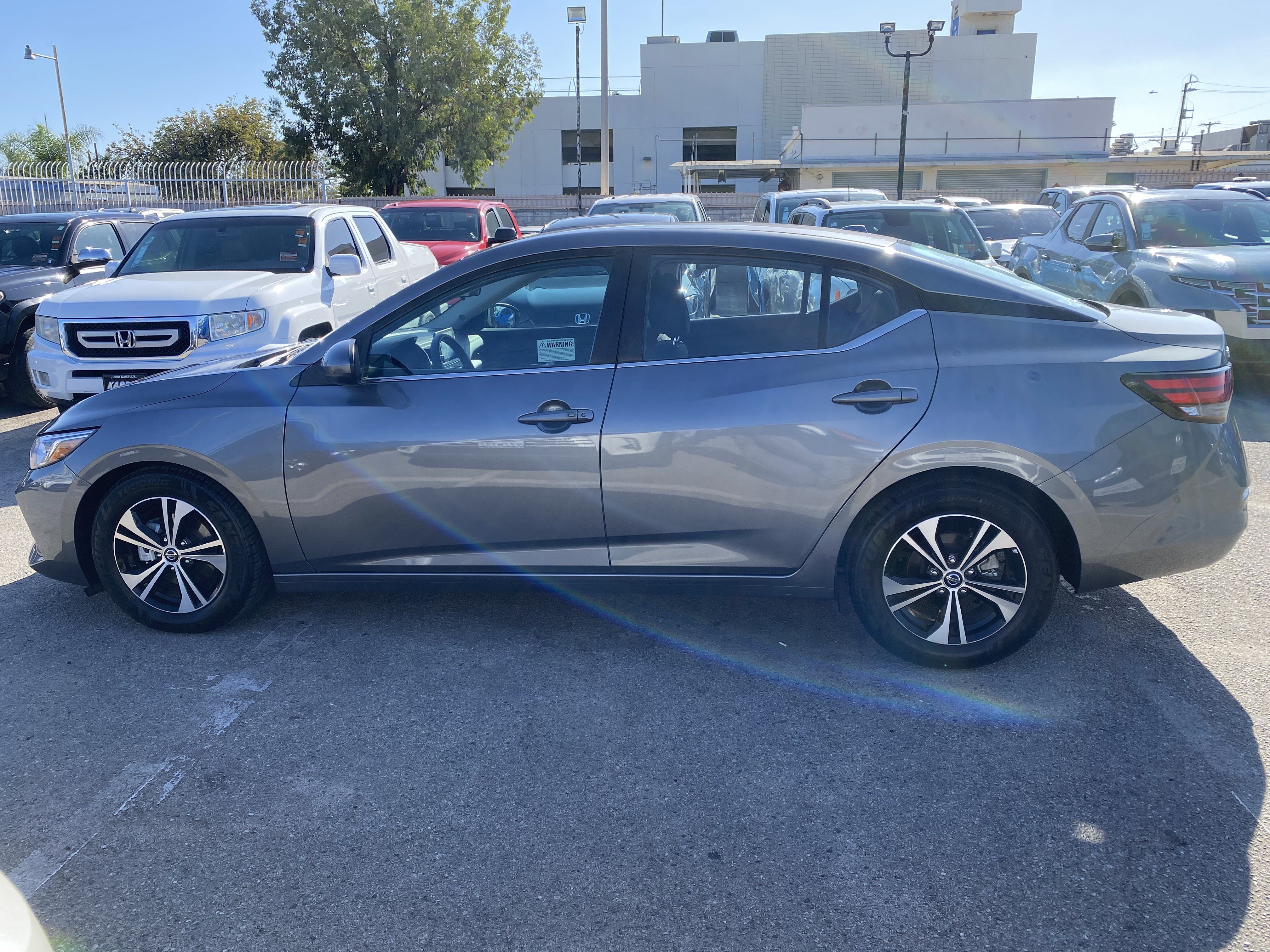 Used 2022 Nissan Sentra SV w/ Trunk Package FWD image 11