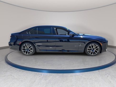 Used 2025 BMW i7 eDrive50 w/ M Sport Package RWD image 5
