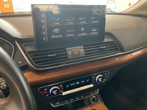 Used 2023 Audi Q5 2.0T Prestige w/ Prestige Package image 24