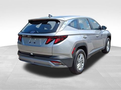Used 2025 Hyundai Tucson SE image 7