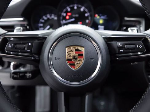Certified 2026 Porsche Macan AWD/4WD image 14