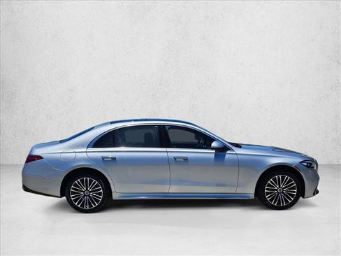 Used 2022 Mercedes-Benz S 500 4MATIC image 4