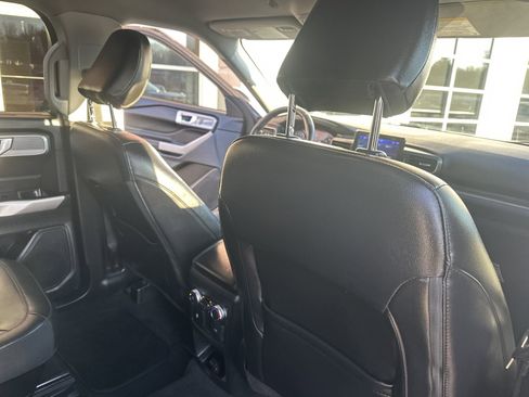 Used 2022 Ford Explorer Limited image 31